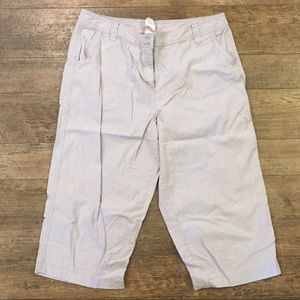 NWOT grey/white pinstripe capris